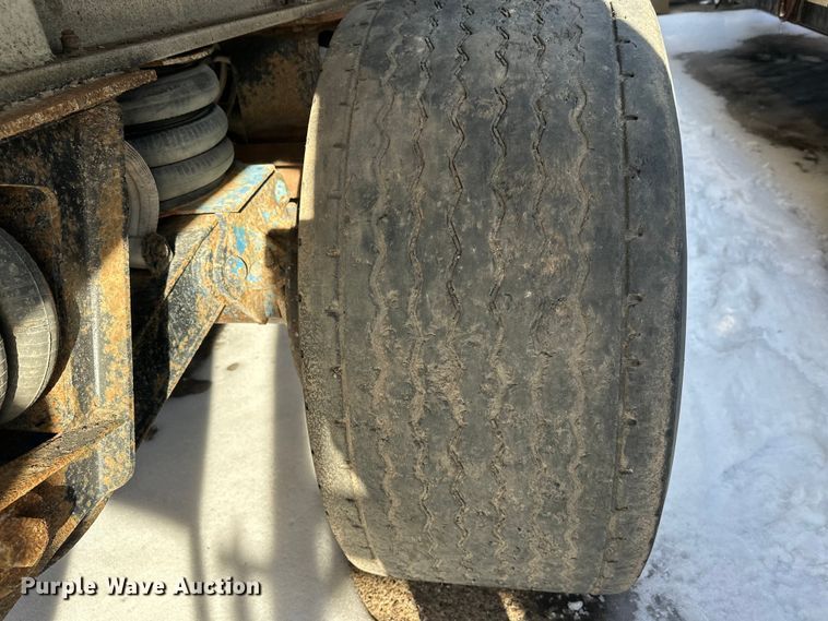 image for item DW4402 1994 East Manufacturing Corp. end dump trailer