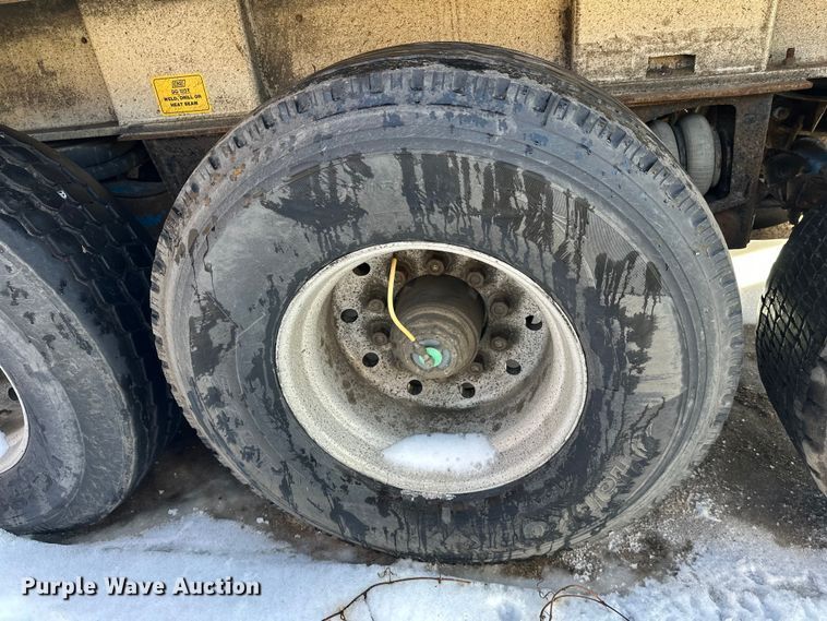 image for item DW4402 1994 East Manufacturing Corp. end dump trailer