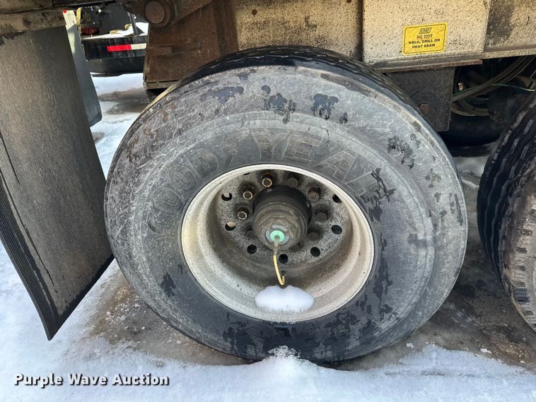 image for item DW4402 1994 East Manufacturing Corp. end dump trailer