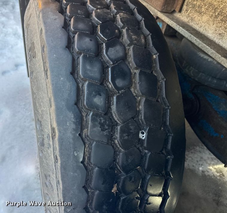 image for item DW4402 1994 East Manufacturing Corp. end dump trailer