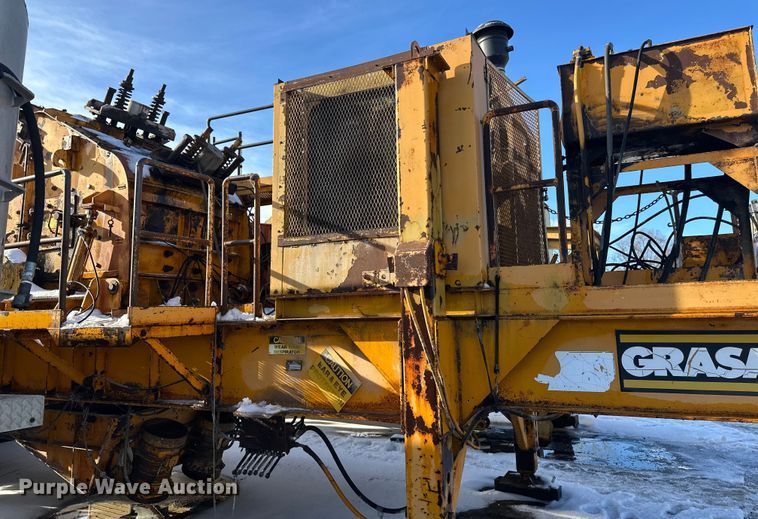 image for item DW4403 Grason KR1315D impact crusher