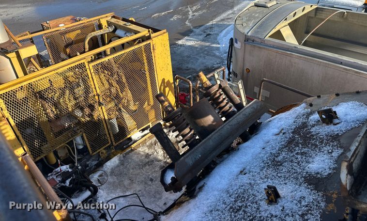 image for item DW4403 Grason KR1315D impact crusher