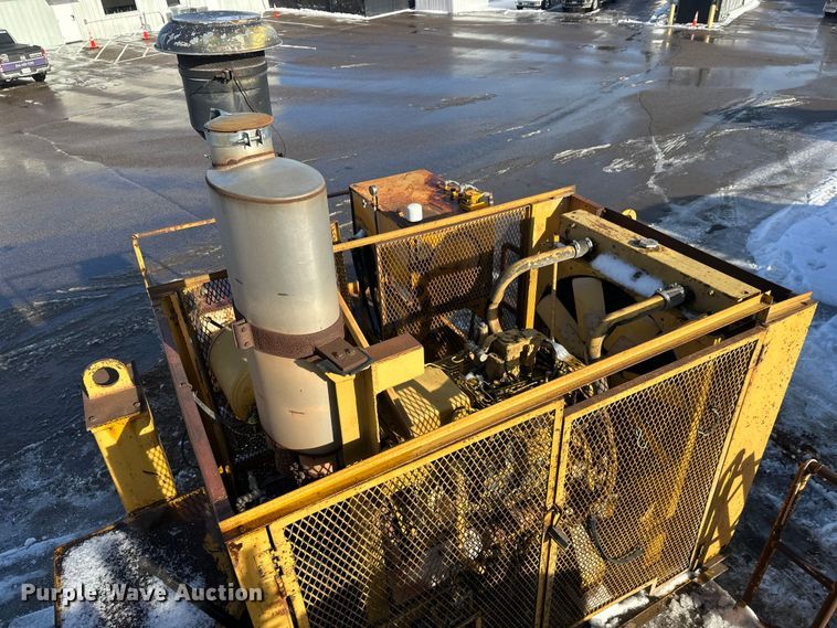 image for item DW4403 Grason KR1315D impact crusher