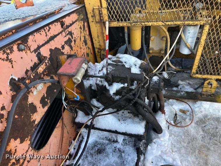 image for item DW4403 Grason KR1315D impact crusher