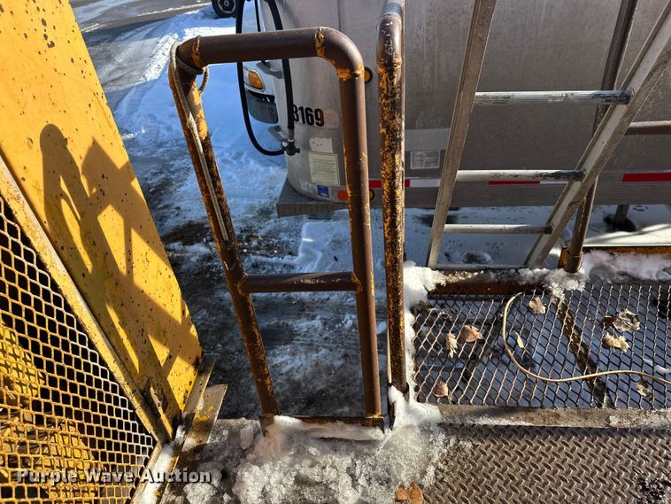 image for item DW4403 Grason KR1315D impact crusher