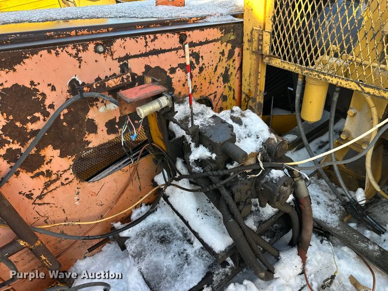 image for item DW4403 Grason KR1315D impact crusher