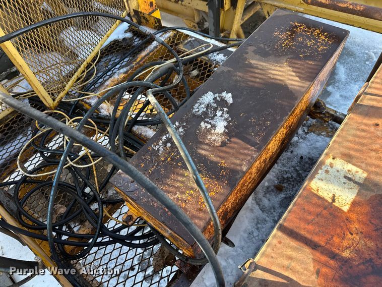 image for item DW4403 Grason KR1315D impact crusher