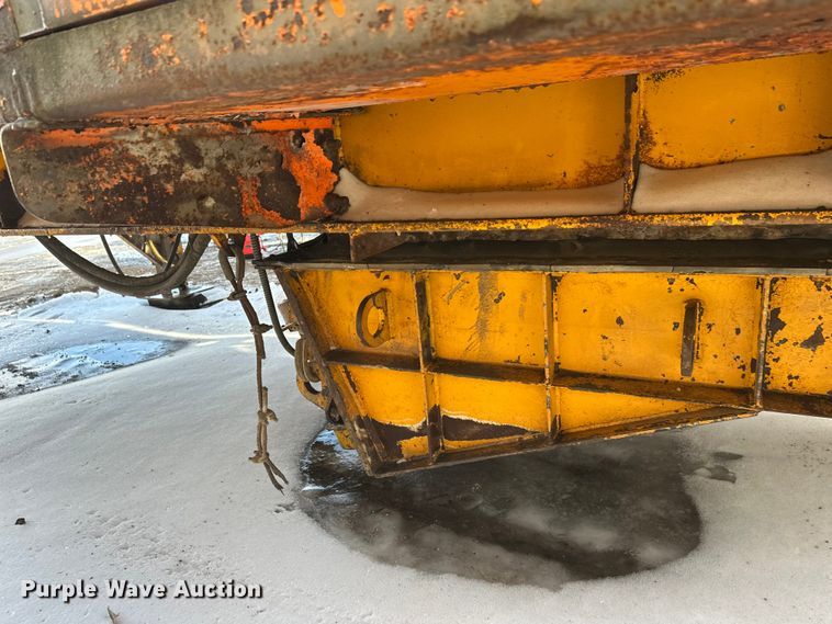 image for item DW4403 Grason KR1315D impact crusher