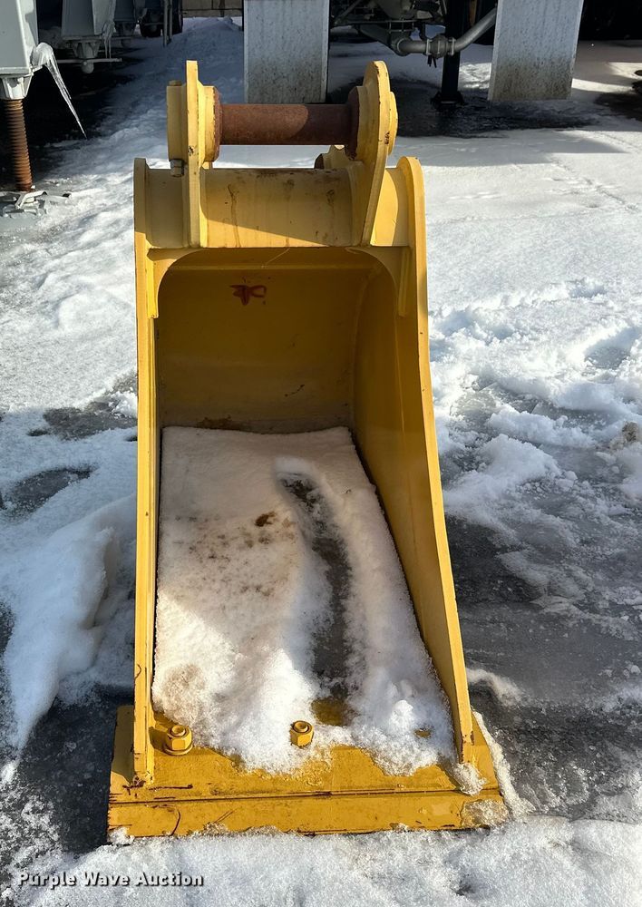image for item DW4406 Caterpillar excavator bucket
