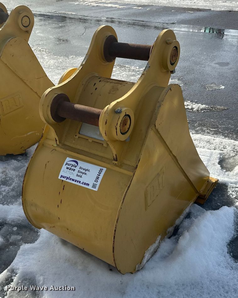 image for item DW4406 Caterpillar excavator bucket