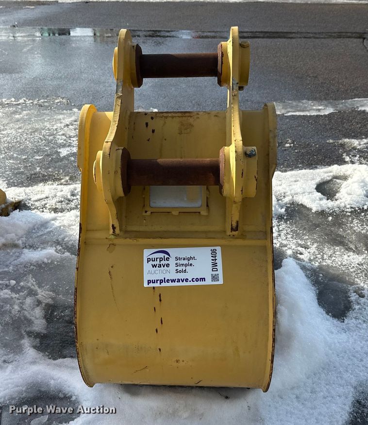 image for item DW4406 Caterpillar excavator bucket