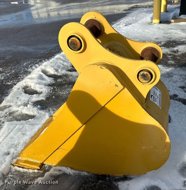 image for item DW4406 Caterpillar excavator bucket
