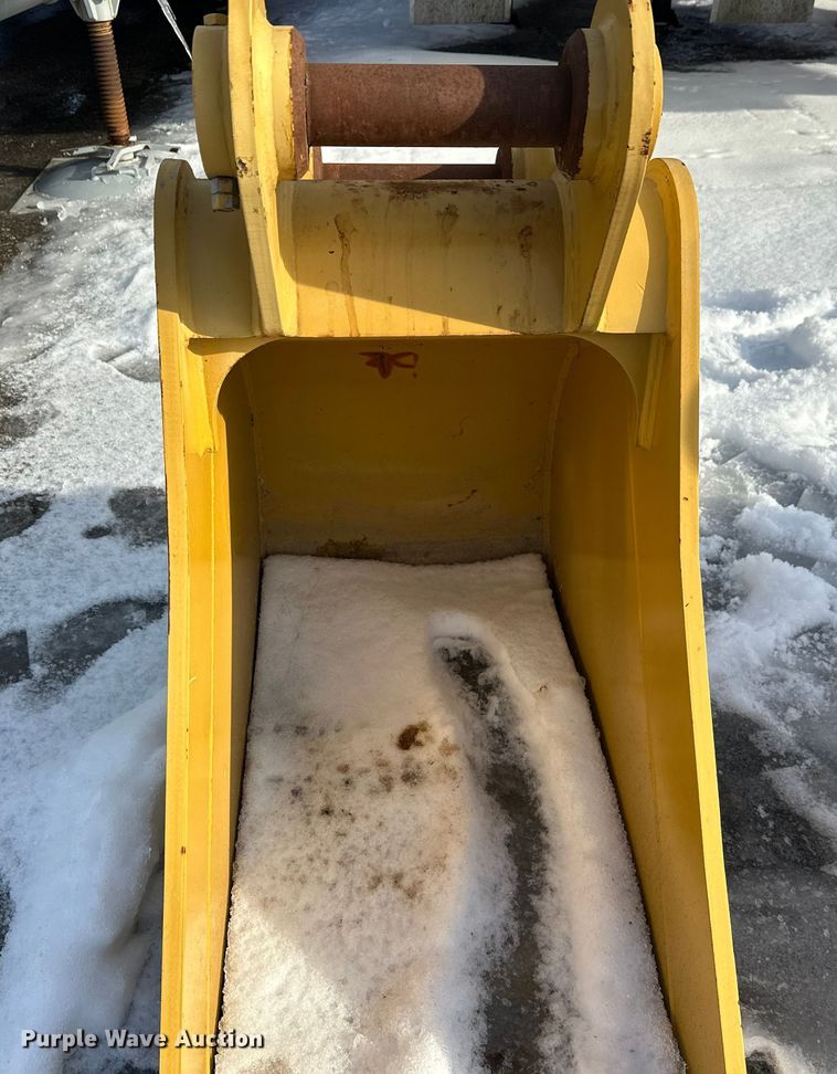 image for item DW4406 Caterpillar excavator bucket