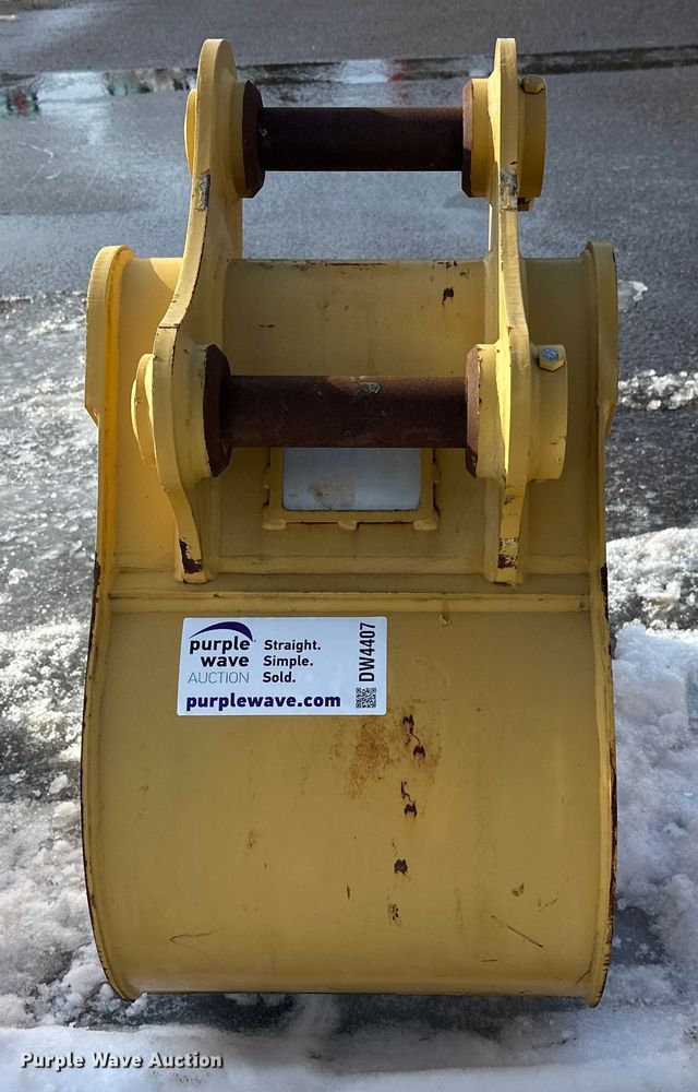 image for item DW4407 Caterpillar excavator bucket