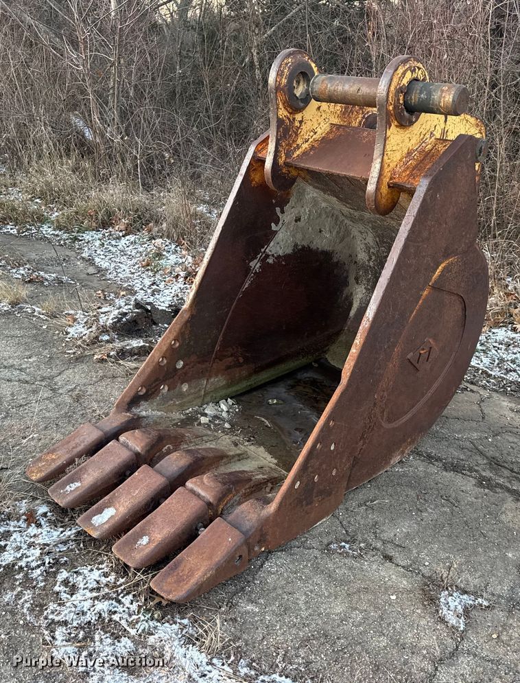 image for item DW6744 Badger Attachments JD330 excavator bucket