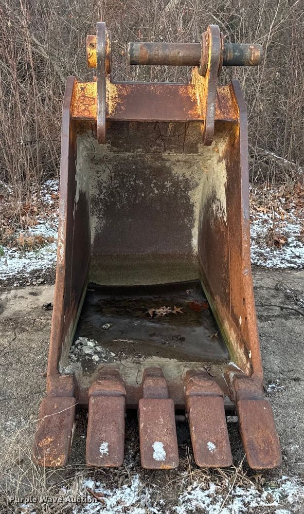 image for item DW6744 Badger Attachments JD330 excavator bucket