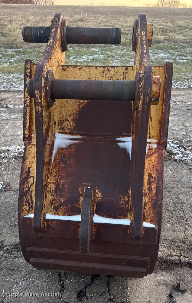 image for item DW6744 Badger Attachments JD330 excavator bucket