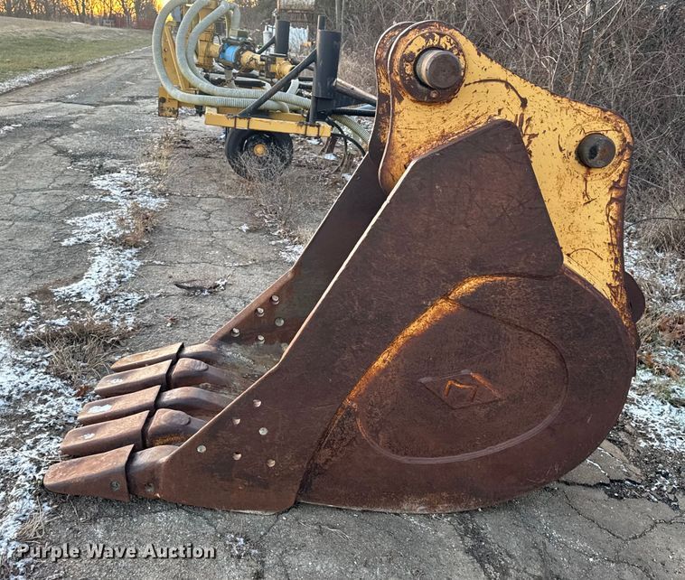 image for item DW6744 Badger Attachments JD330 excavator bucket