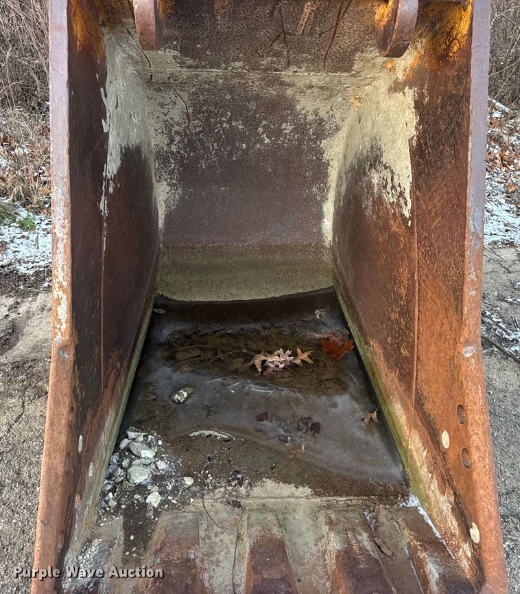 image for item DW6744 Badger Attachments JD330 excavator bucket