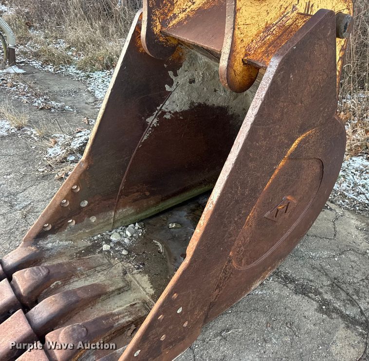 image for item DW6744 Badger Attachments JD330 excavator bucket