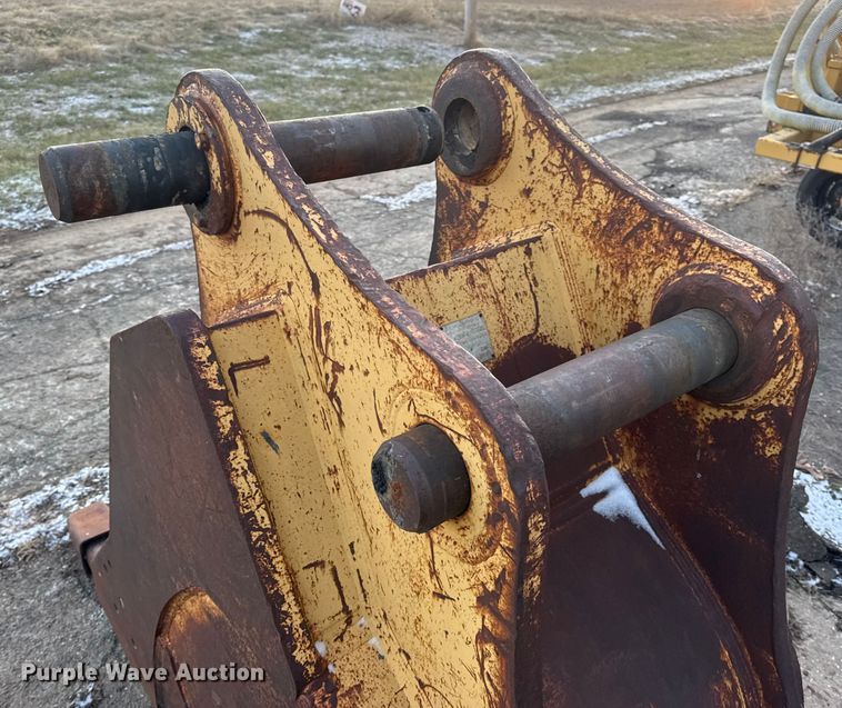 image for item DW6744 Badger Attachments JD330 excavator bucket