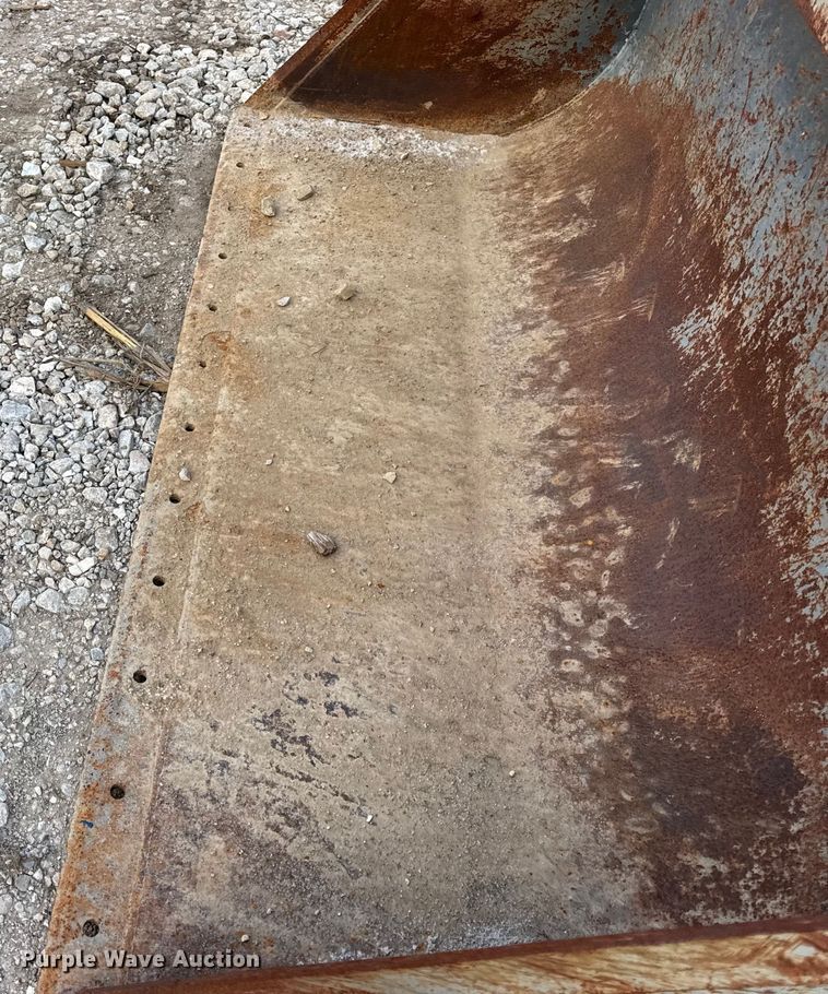 image for item DW6747 Arrow 3207212W144 telehandler Bucket