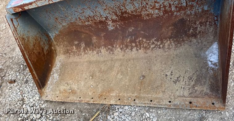 image for item DW6747 Arrow 3207212W144 telehandler Bucket