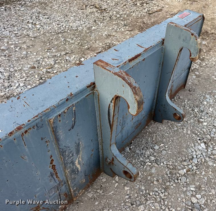 image for item DW6747 Arrow 3207212W144 telehandler Bucket