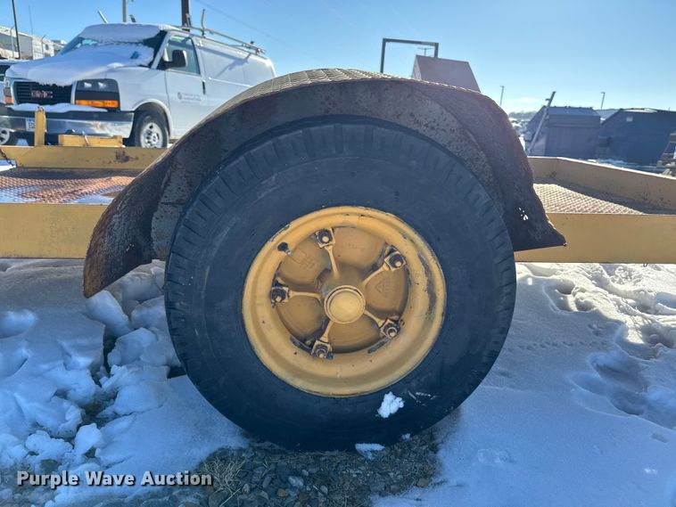 image for item EA2195 Utility trailer