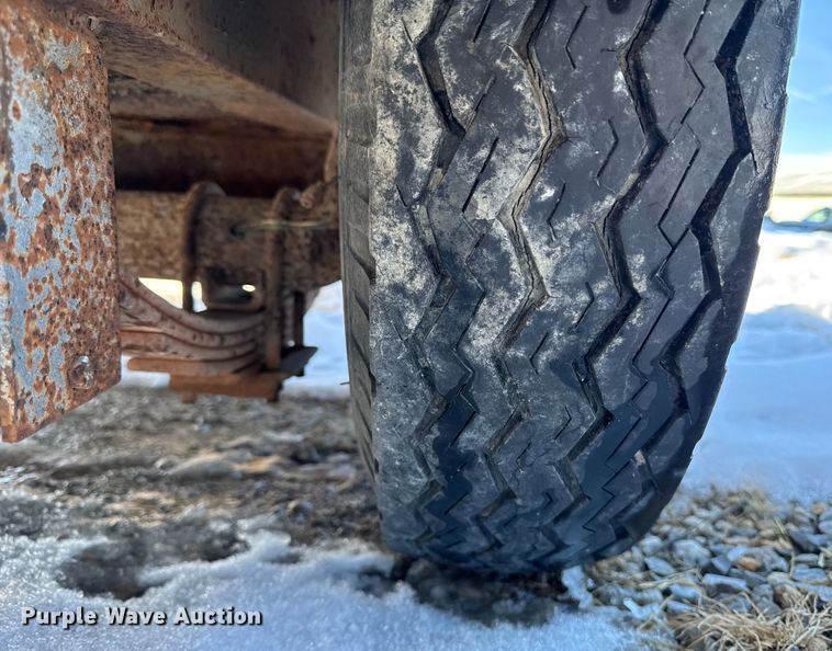 image for item EA2195 Utility trailer