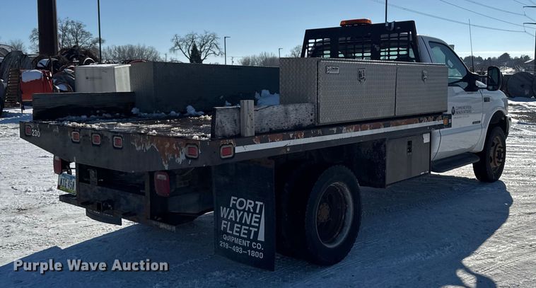 image for item EA2197 2001 Ford F550 Super Duty flatbed truck