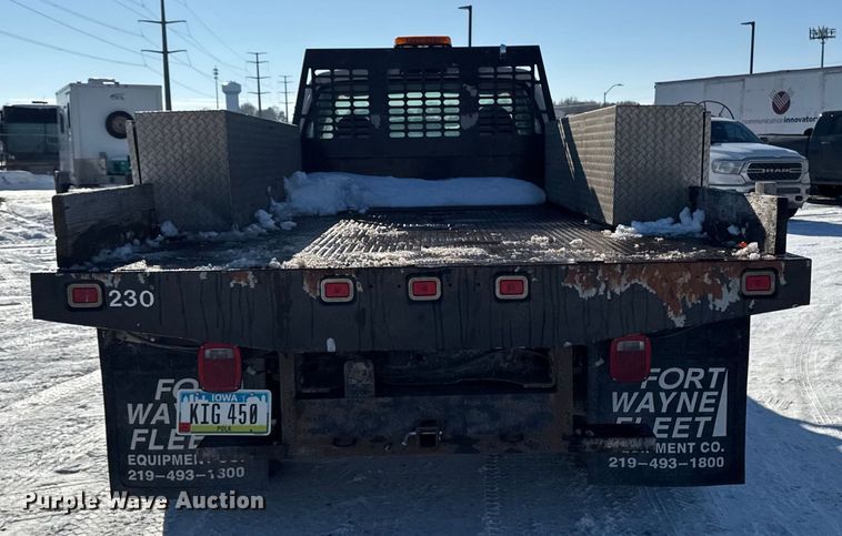 image for item EA2197 2001 Ford F550 Super Duty flatbed truck