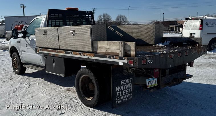 image for item EA2197 2001 Ford F550 Super Duty flatbed truck