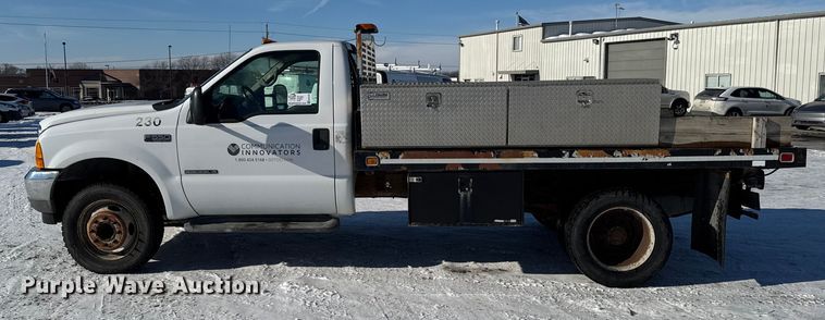 image for item EA2197 2001 Ford F550 Super Duty flatbed truck