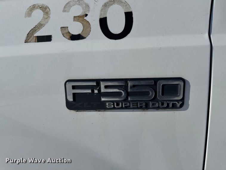 image for item EA2197 2001 Ford F550 Super Duty flatbed truck