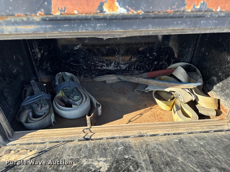 image for item EA2197 2001 Ford F550 Super Duty flatbed truck