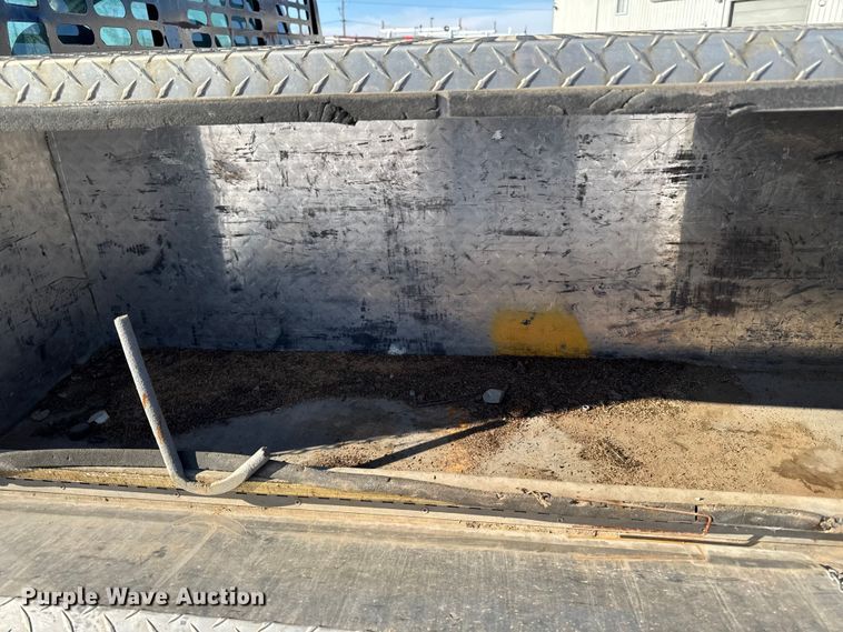 image for item EA2197 2001 Ford F550 Super Duty flatbed truck