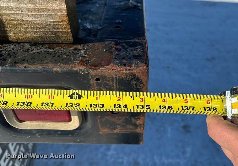 image for item EA2197 2001 Ford F550 Super Duty flatbed truck