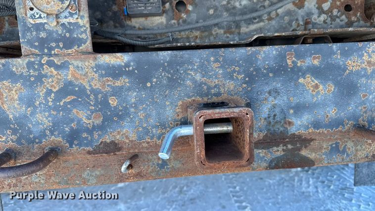 image for item EA2197 2001 Ford F550 Super Duty flatbed truck