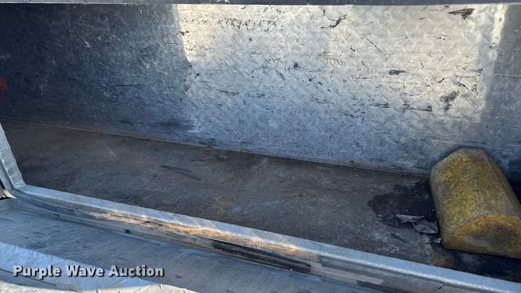 image for item EA2197 2001 Ford F550 Super Duty flatbed truck