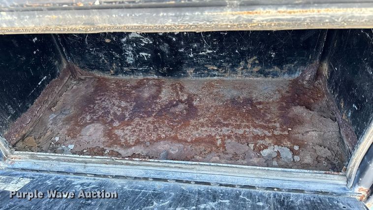 image for item EA2197 2001 Ford F550 Super Duty flatbed truck