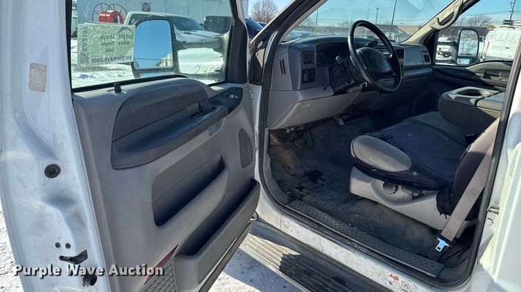 image for item EA2197 2001 Ford F550 Super Duty flatbed truck