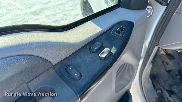 image for item EA2197 2001 Ford F550 Super Duty flatbed truck