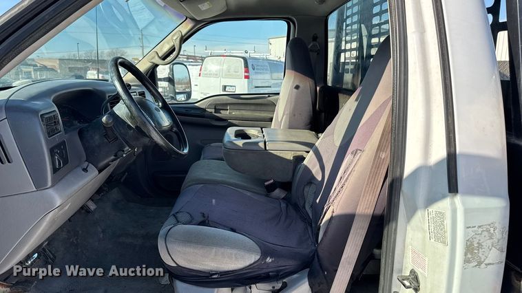 image for item EA2197 2001 Ford F550 Super Duty flatbed truck