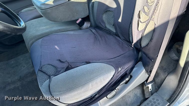 image for item EA2197 2001 Ford F550 Super Duty flatbed truck