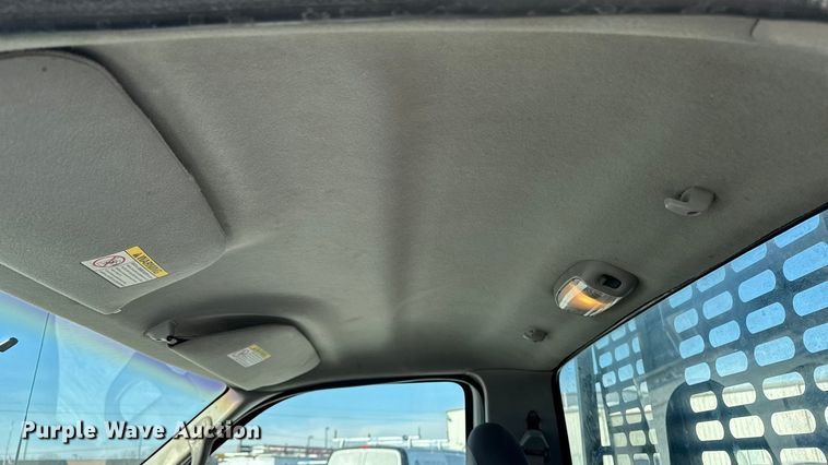 image for item EA2197 2001 Ford F550 Super Duty flatbed truck