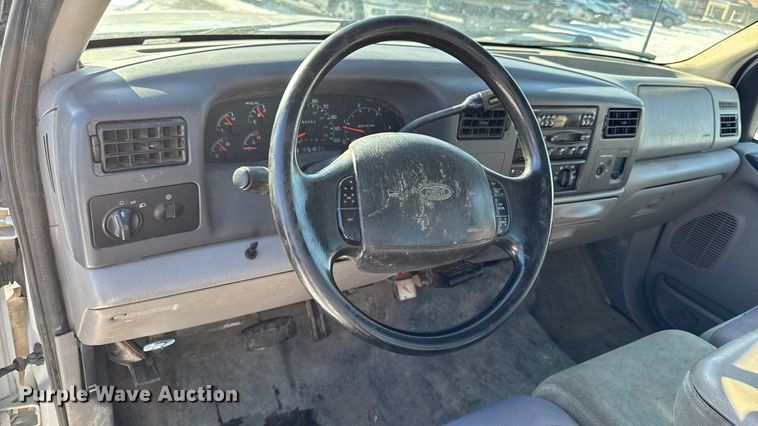 image for item EA2197 2001 Ford F550 Super Duty flatbed truck