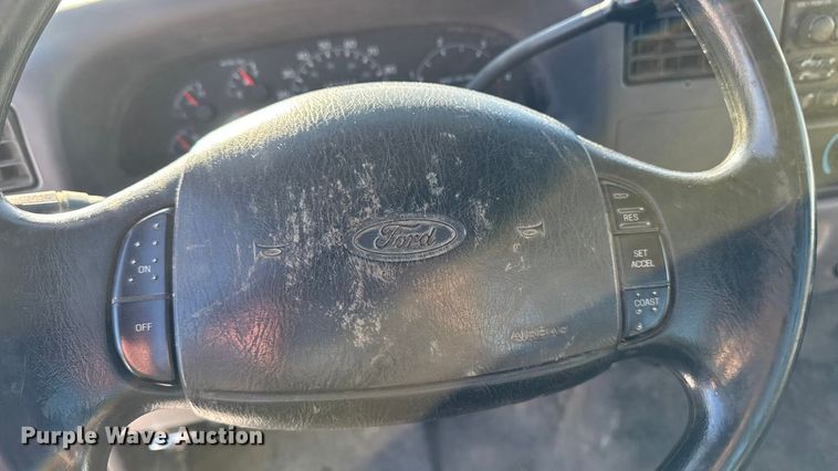 image for item EA2197 2001 Ford F550 Super Duty flatbed truck