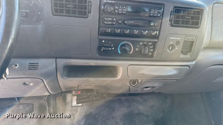 image for item EA2197 2001 Ford F550 Super Duty flatbed truck