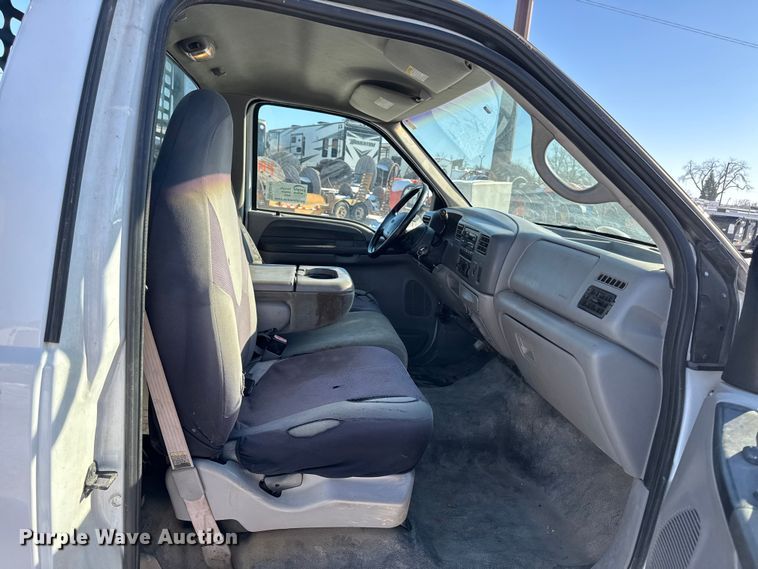 image for item EA2197 2001 Ford F550 Super Duty flatbed truck